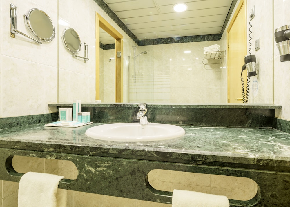 Premium Triple Room - Photo 5