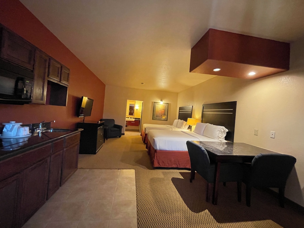 Comfort Studio Suite, 2 Queen Beds photo 2