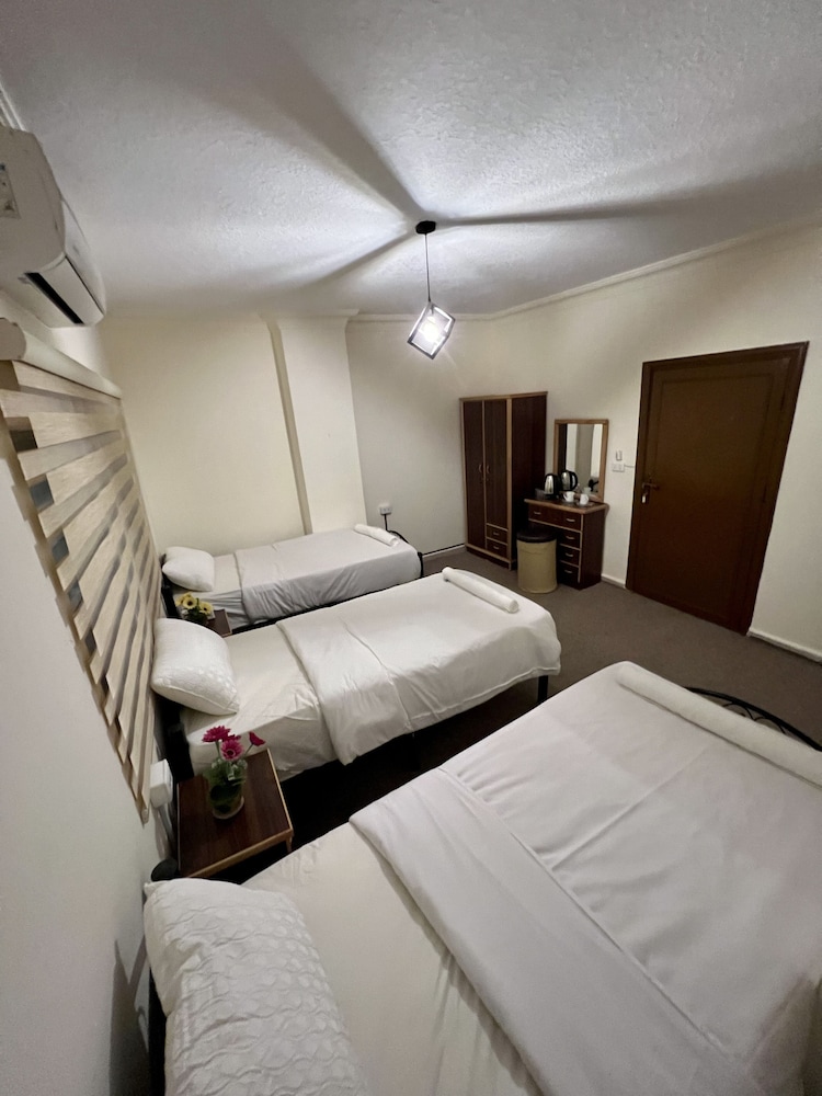 Standard Triple Room - Photo 2