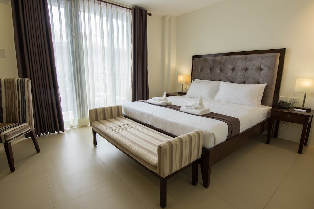 Premier Queen Room photo 3