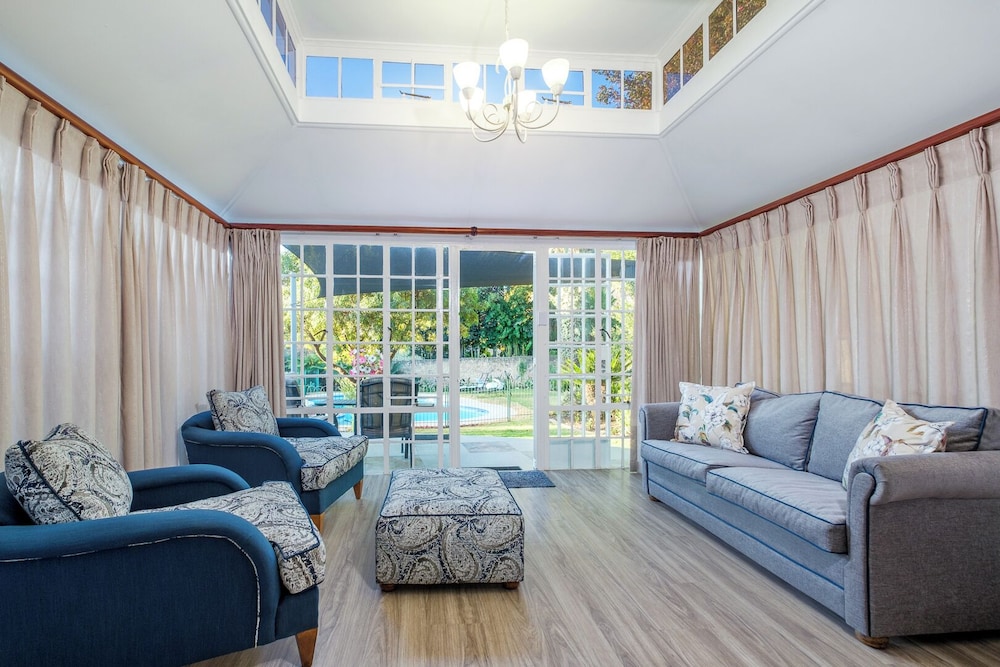 Luxury Double Self-catering Suite photo 3