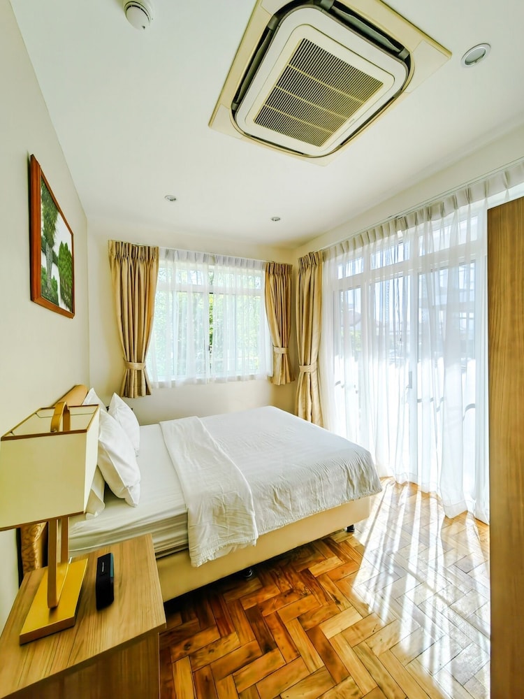 Executive Suite, 3 Bedrooms photo 2