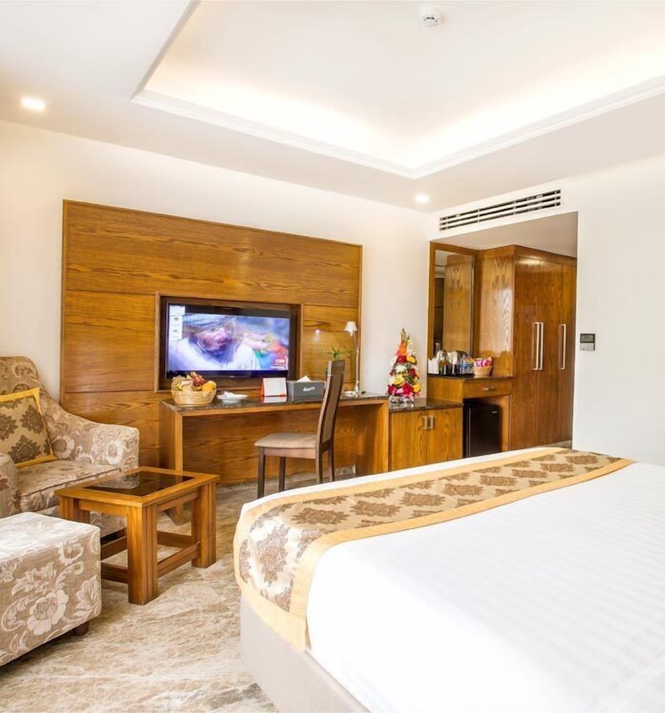 Premium Double Room, 1 Bedroom, Bathtub, City View photo 1