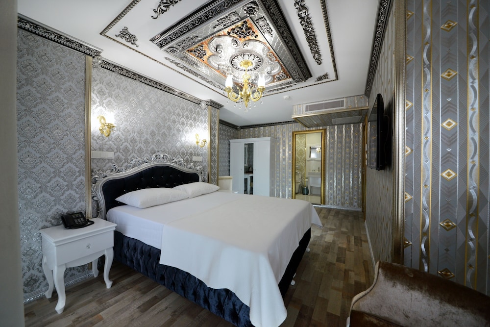 Deluxe Double or Twin Room, 1 Double or 2 Twin Beds photo 3