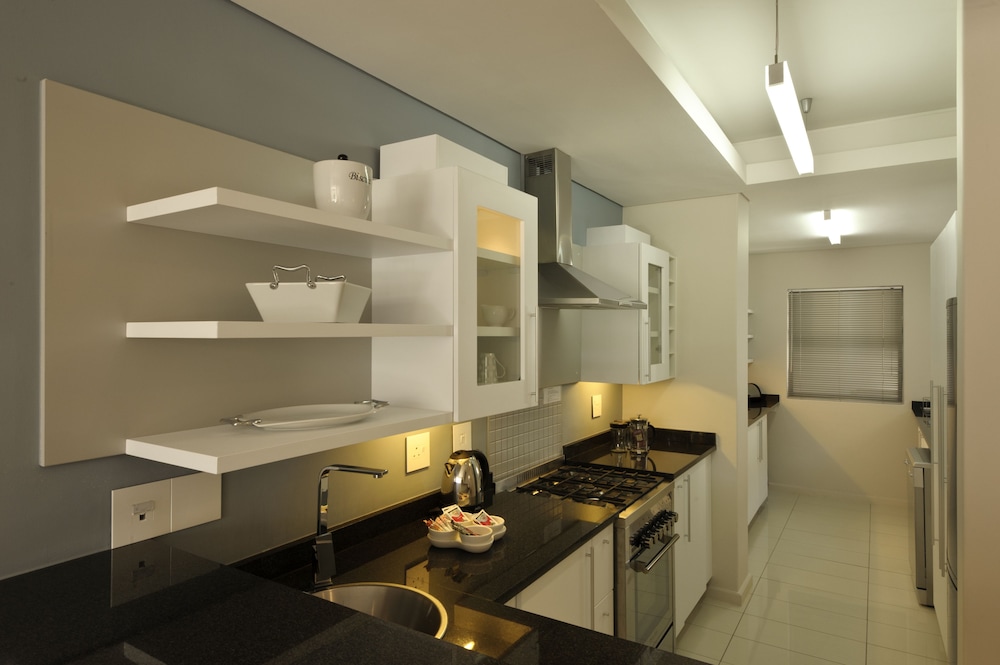 Three Bedroom Apartment thumbnail 6