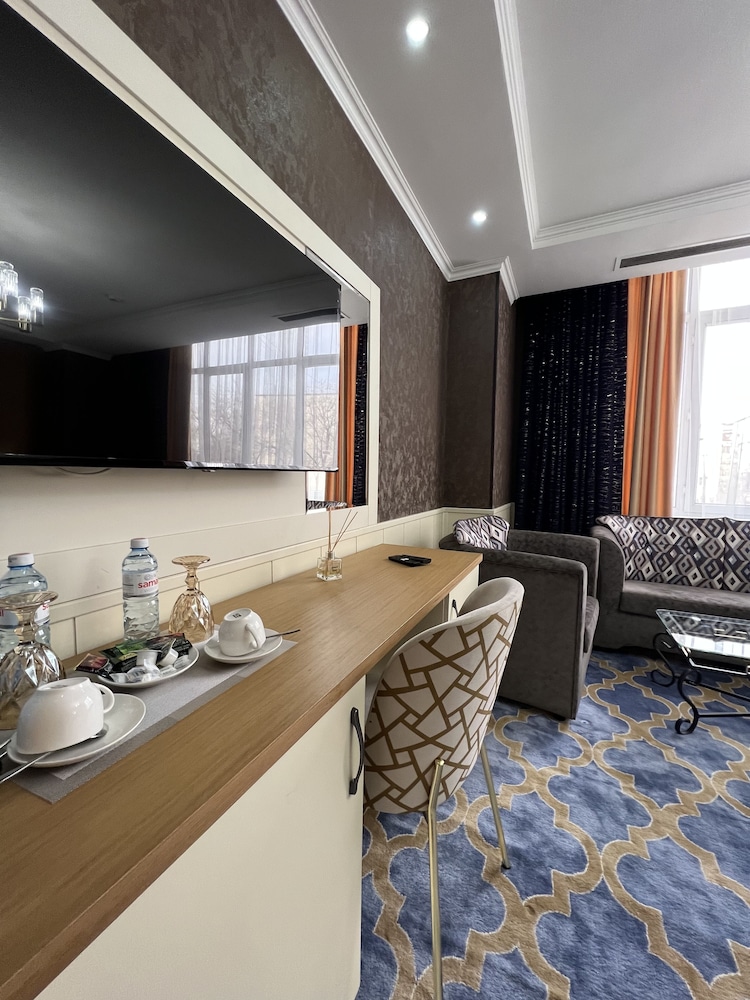 Luxury Double Room, Jetted Tub photo 1