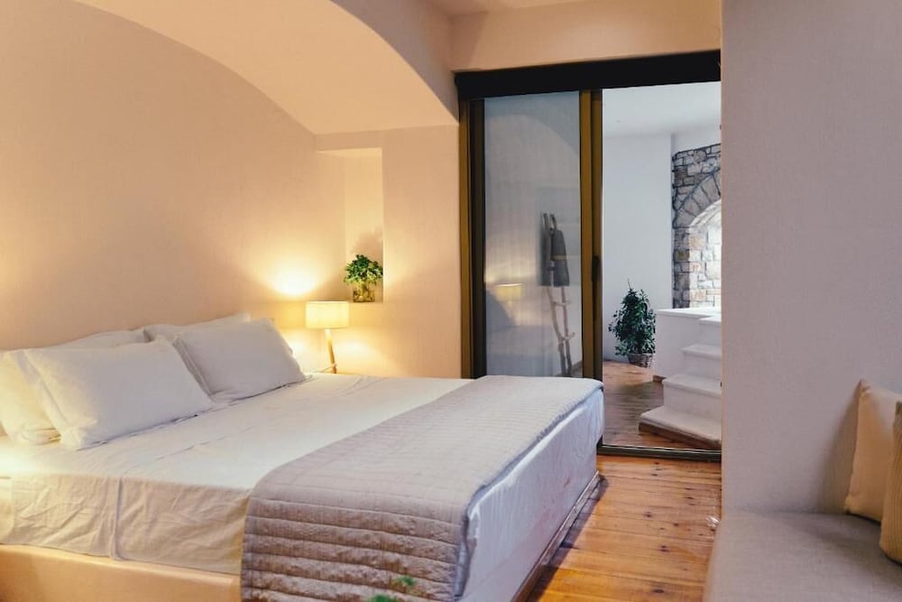 Premium Suite with Sea View and Indoor Swimming Pool