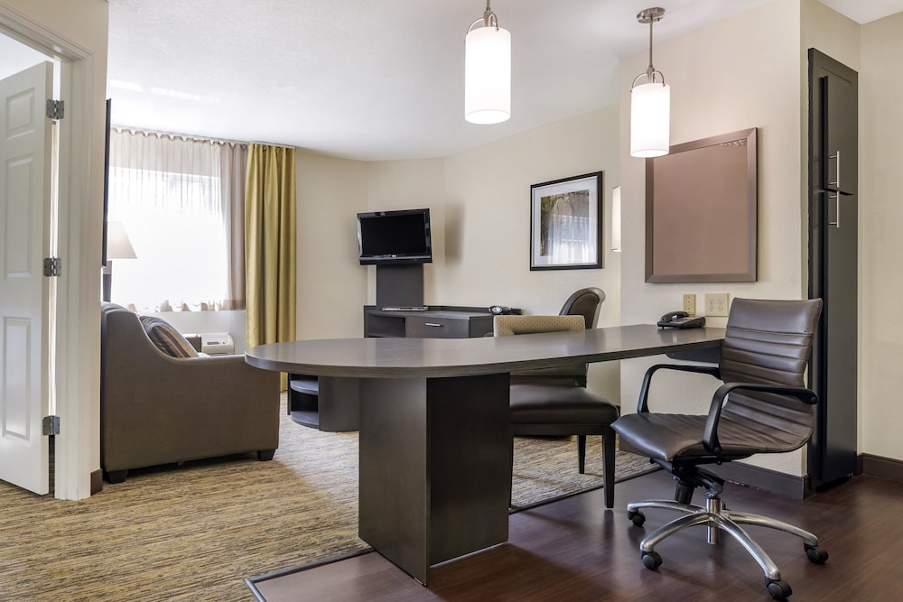 Suite, 1 Bedroom, Accessible Bathtub (Communications, Mobility) - Photo 3