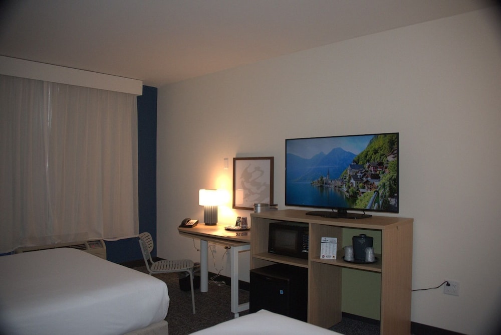 Studio, 2 Queen Beds, Accessible, Bathtub - Photo 3