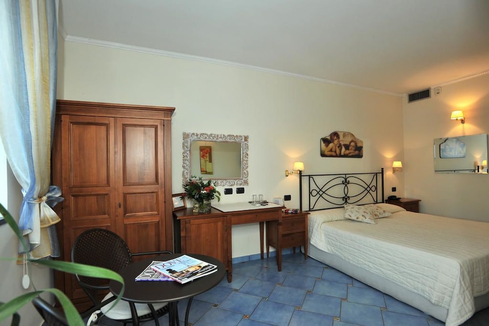 Double or Twin Room, Kitchen