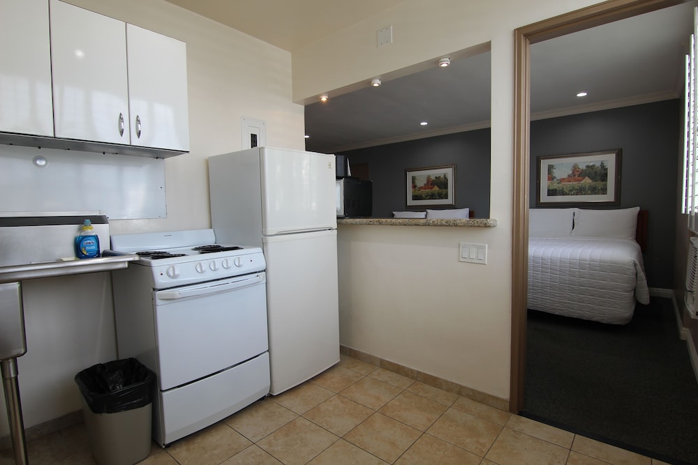 Family Quadruple Room, 2 Double Beds, Kitchen