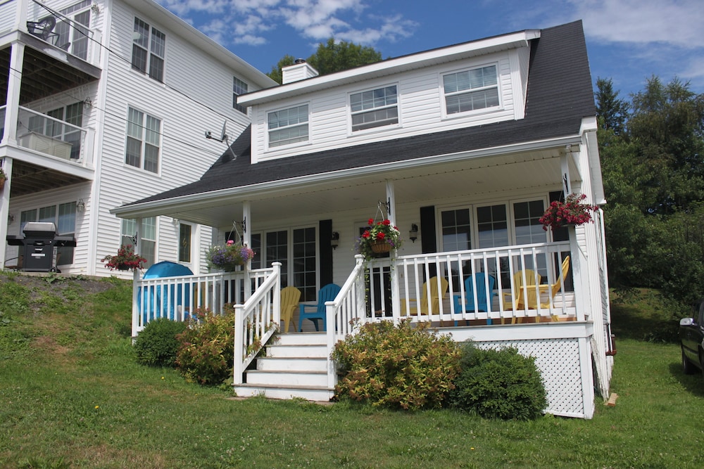 The Cottage (2 Bedroom House) photo 2
