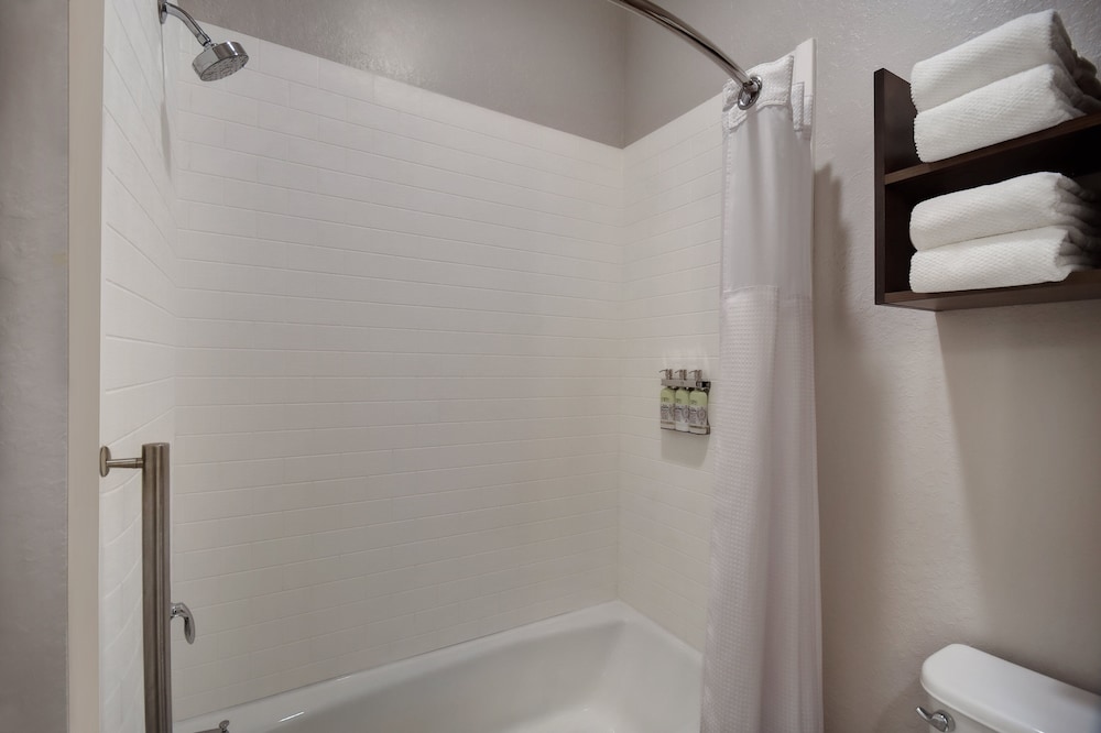 Suite, 2 Bedrooms, Accessible, Kitchen (Communication Accessible) - Photo 6