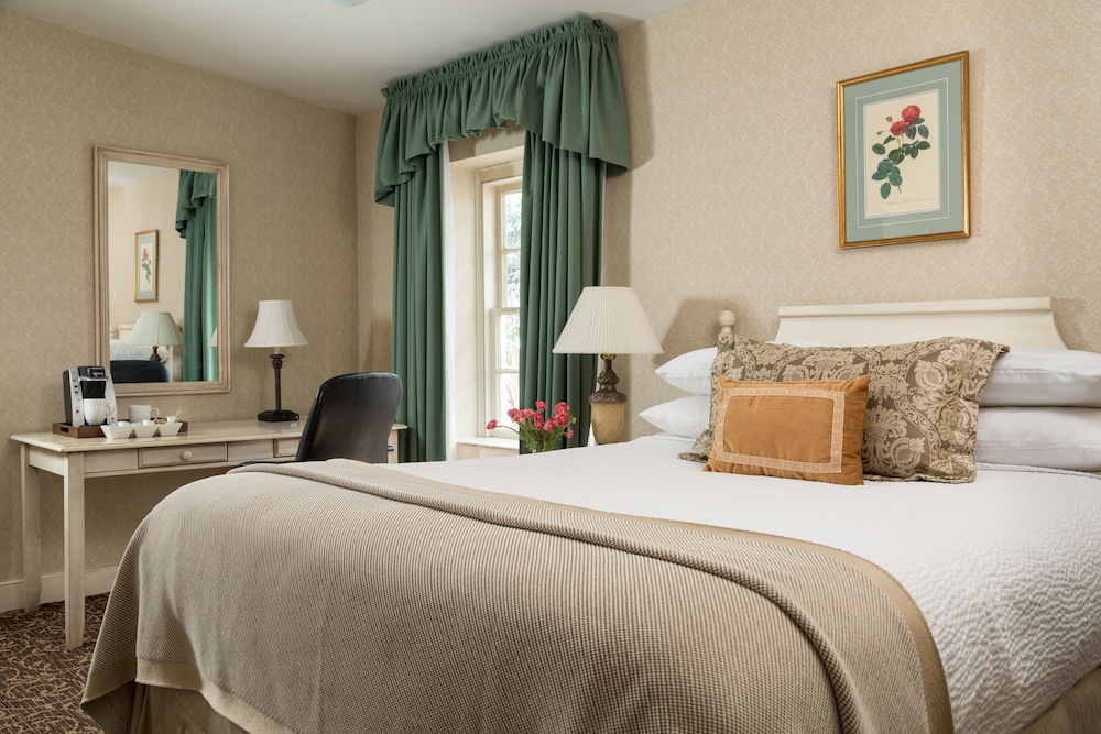 Single Room, 1 Queen Bed, Garden View - Photo 1