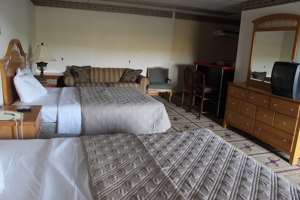 Suite, 2 Queen Beds photo 1