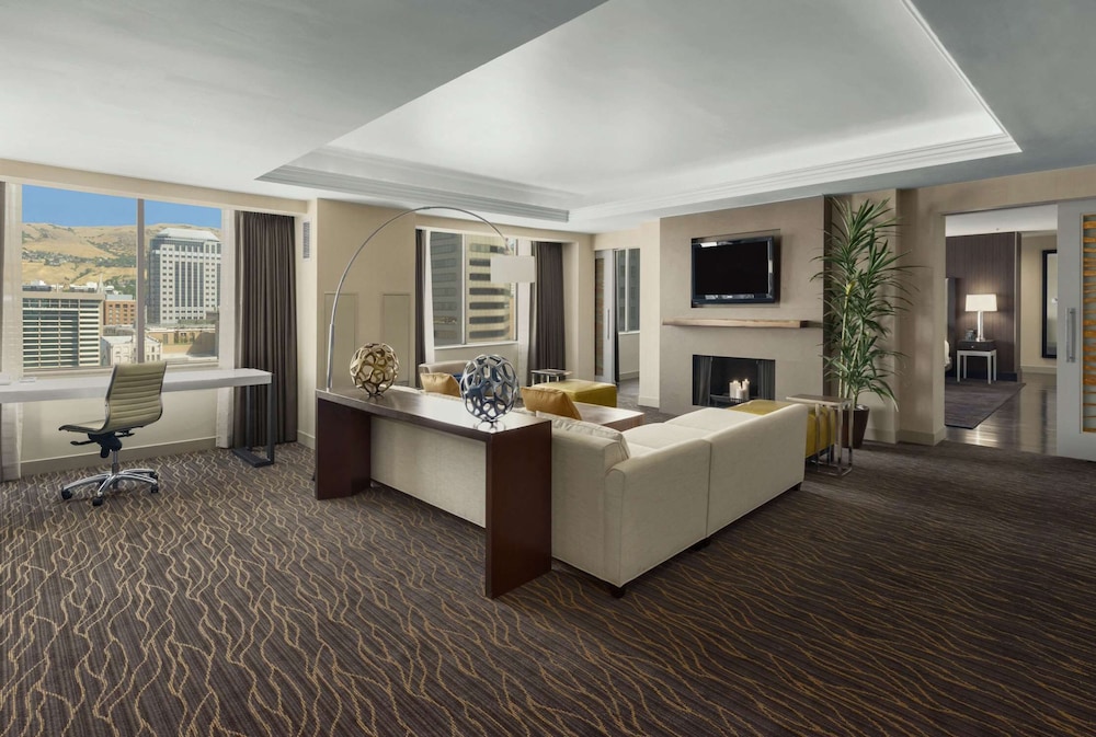 Suite, 1 Bedroom, Mountain View (Conrad) photo 2