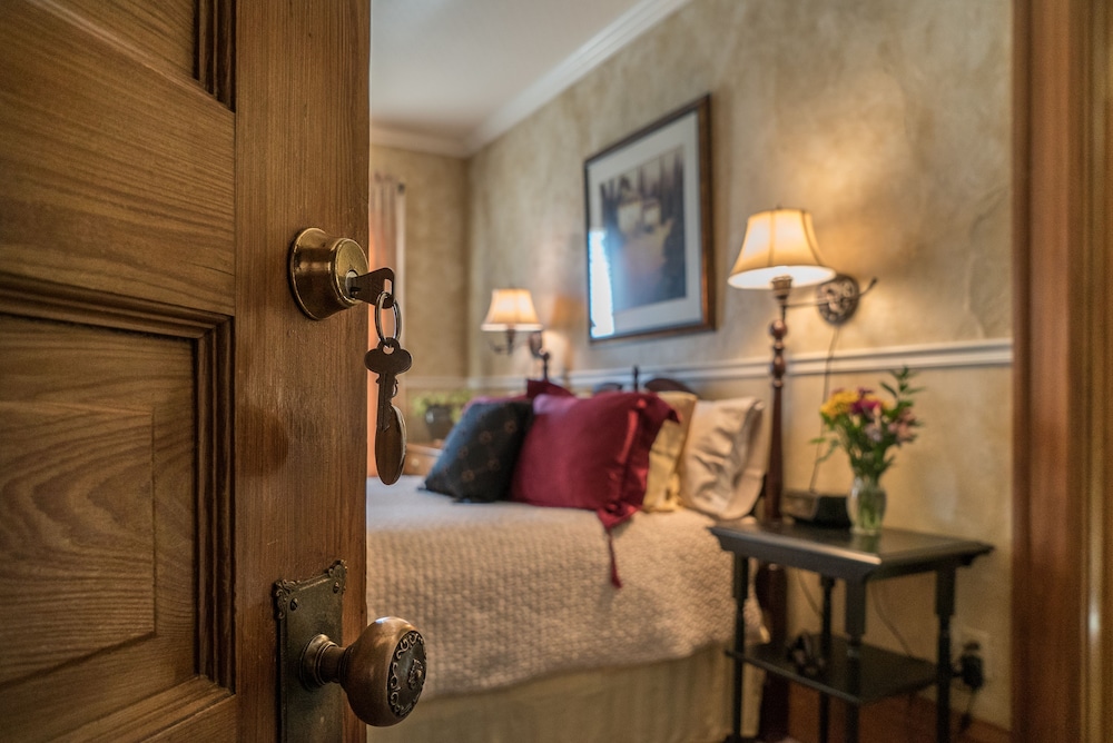 Room, Non Smoking, Private Bathroom (Bayside Room)