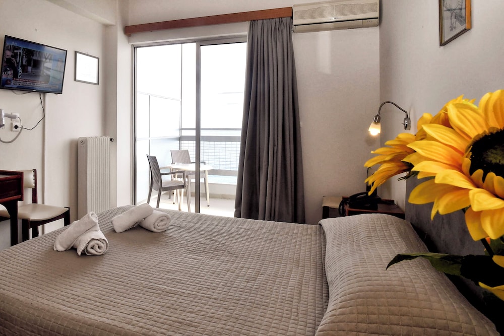 Single Room, Sea View