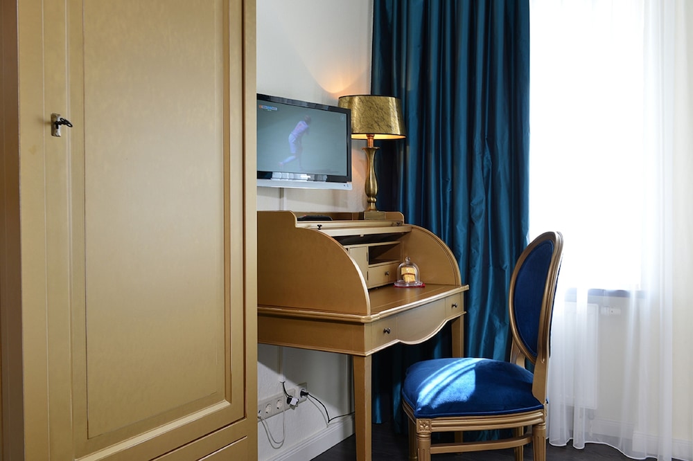Basic Double or Twin Room - Photo 4