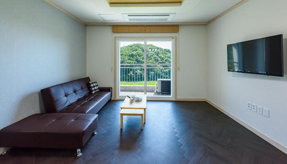 Basic Room, 1 Bedroom (ROOM 501) - Photo 1