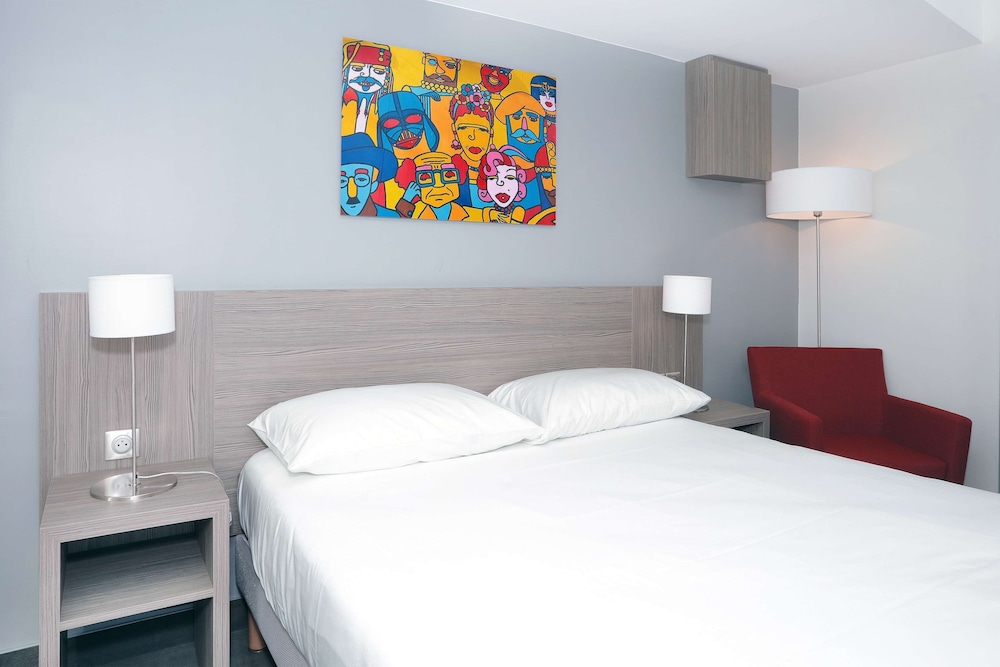Exclusive Room, 1 King Bed, Non Smoking (Twin Bed On Request;With Sofabed) - Photo 1