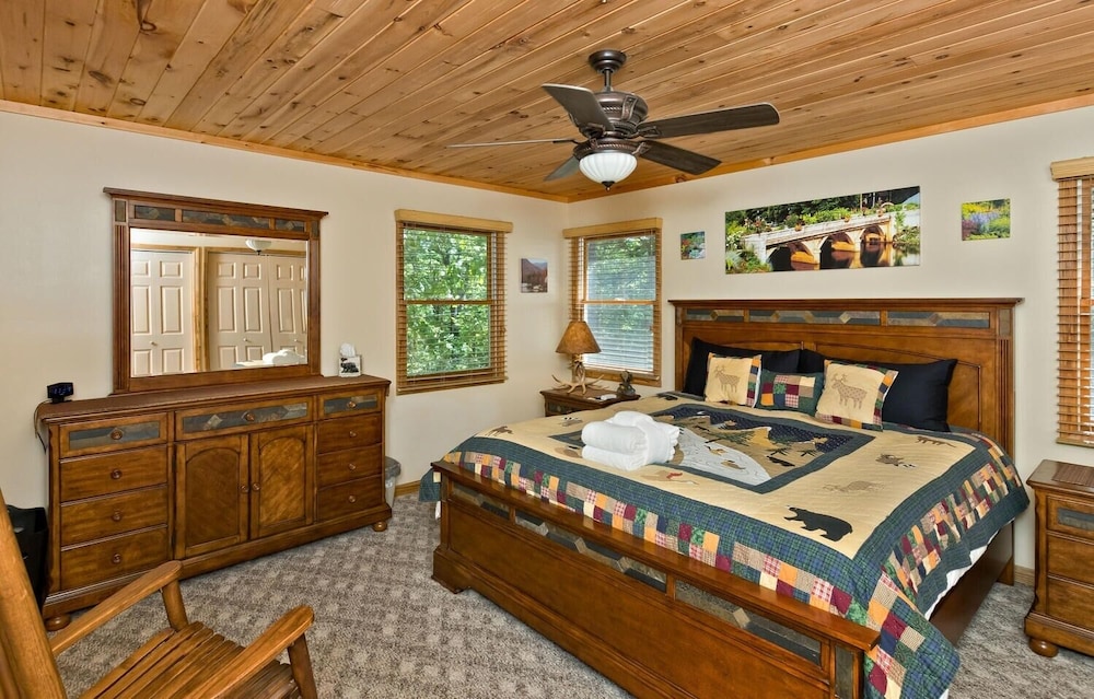 Cabin, 3 Bedrooms photo 1