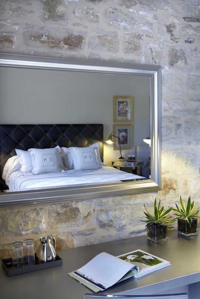 Courtyard House photo 3