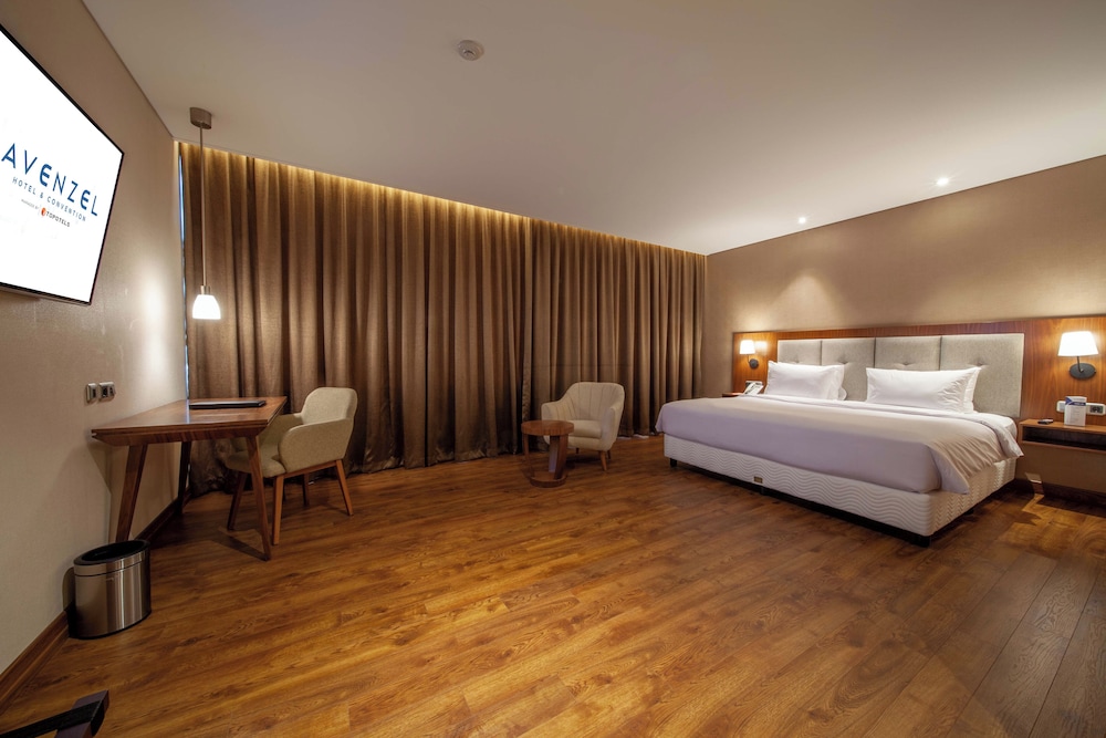 Deluxe Room, Pool View - Photo 1