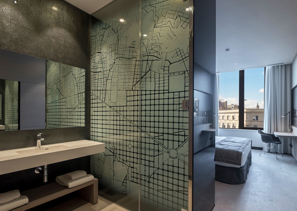 Superior Room, City View thumbnail 5