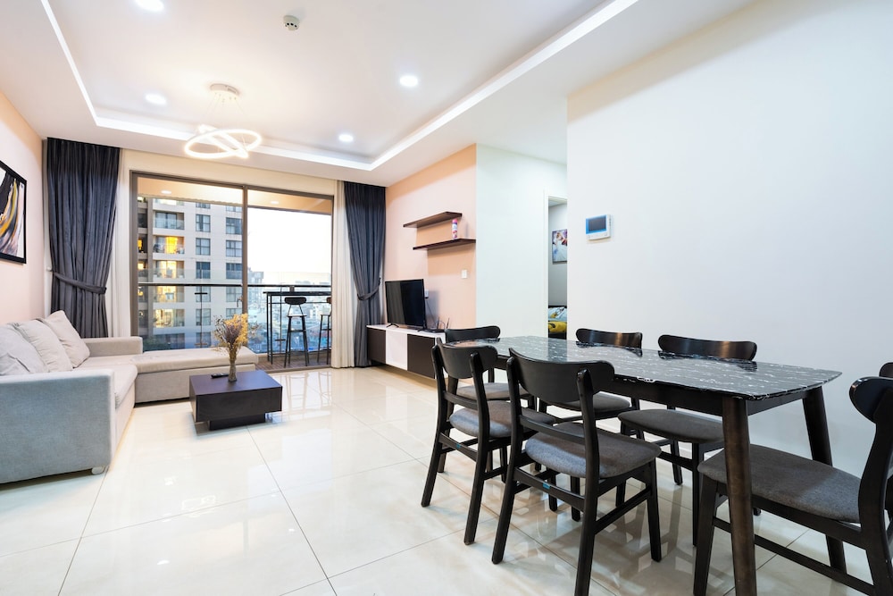 Deluxe Apartment