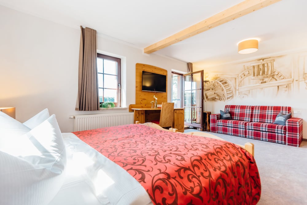 Double Room, Balcony, Annex Building (Muehlen Room)