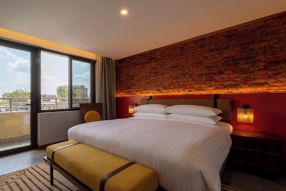 Executive Suite, Balcony, City View photo 2
