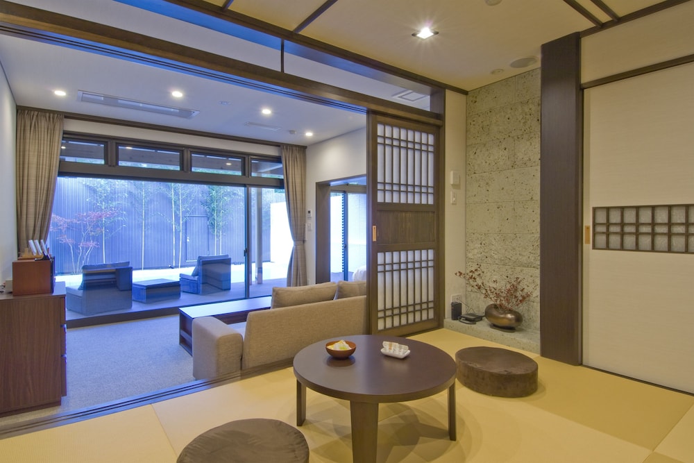 Premium Suite with Open-air Bath, 2 Bedrooms, Annex Building photo 2