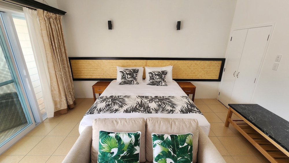 Deluxe Double Room, Poolside photo 3