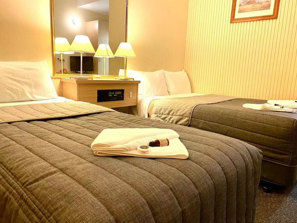 Twin Shared Room
