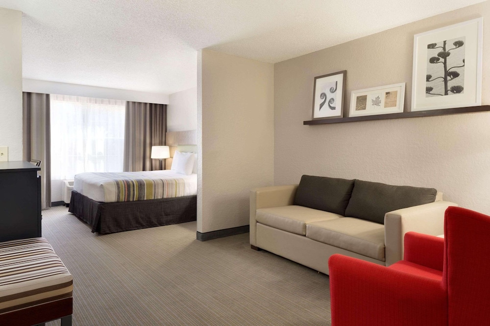 Studio Suite, 1 King Bed, Accessible, Non Smoking