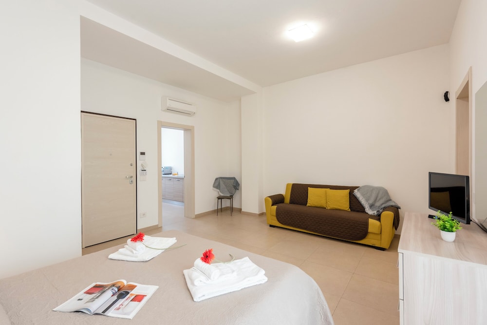 Family Apartment, Multiple Bedrooms (Suite 1 Ondina Viareggio 200m from) photo 1