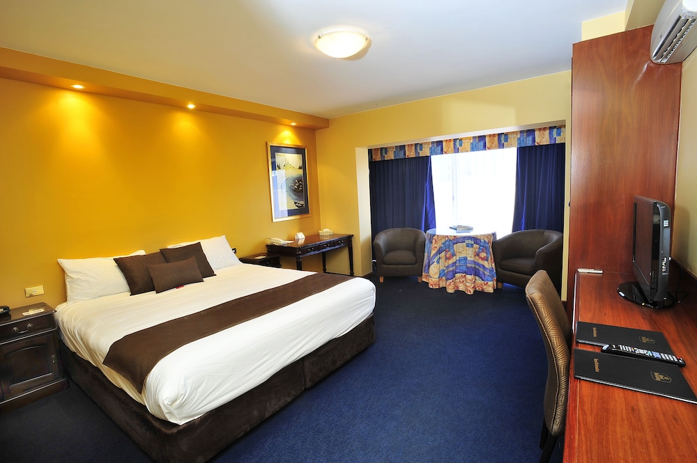Executive King Bed Room - Photo 2