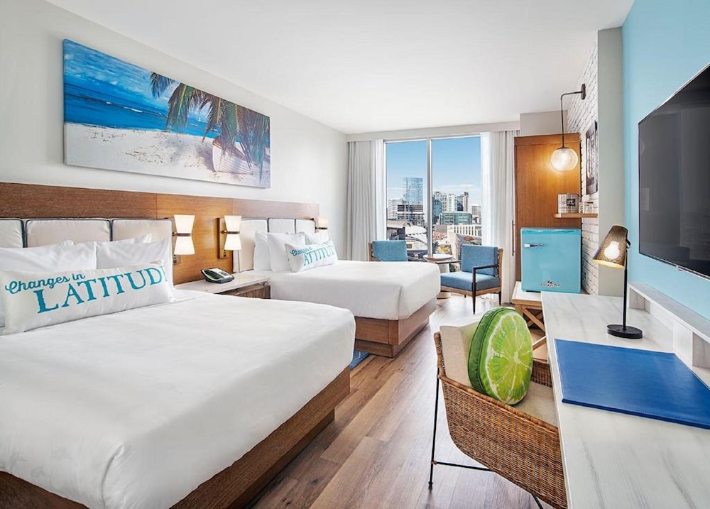 Standard Room, 2 Queen Beds (Mobility/Hearing, roll-in shower)