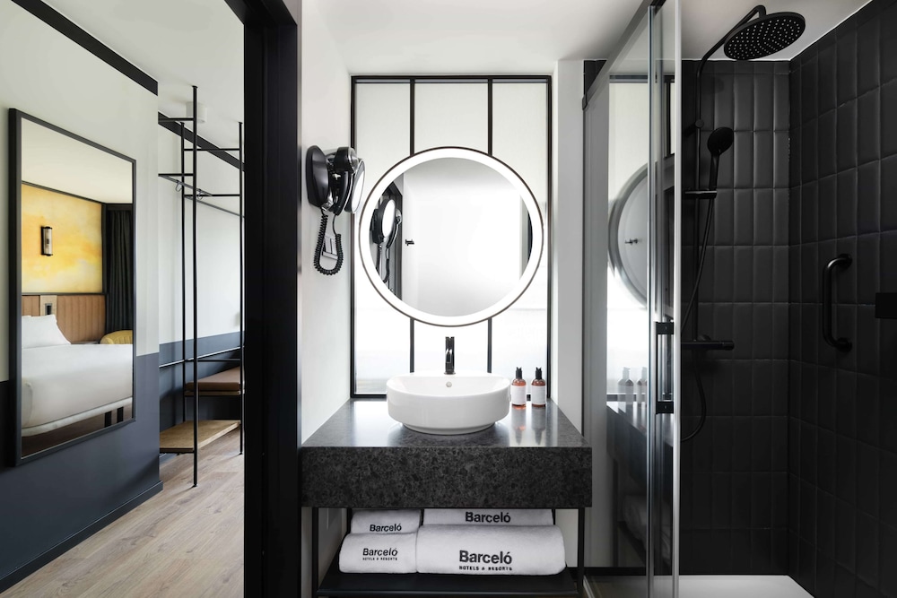 Superior Room - Photo 12