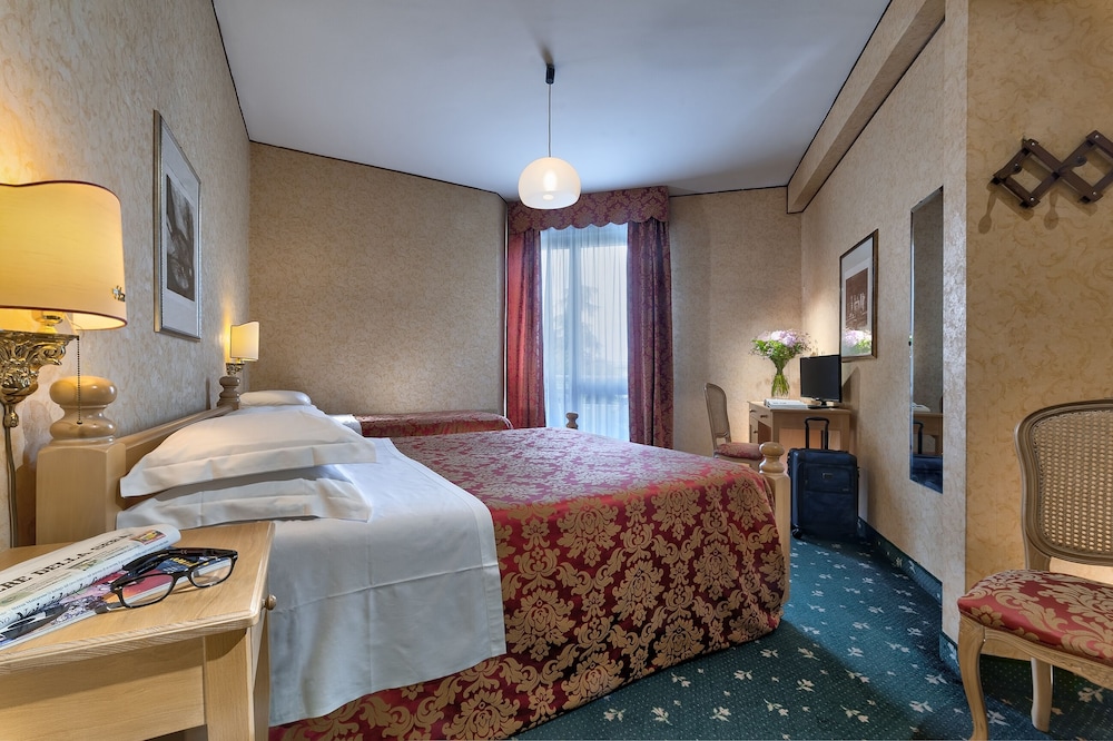 Standard Double Room - Photo 3