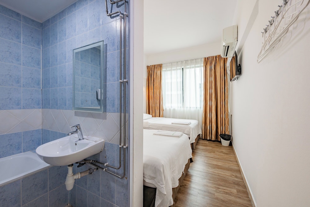 Deluxe Twin Room photo 3