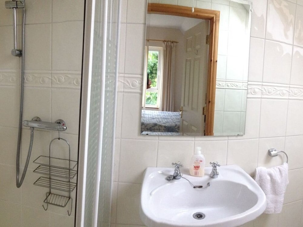 Standard Double Room, Ensuite photo 3