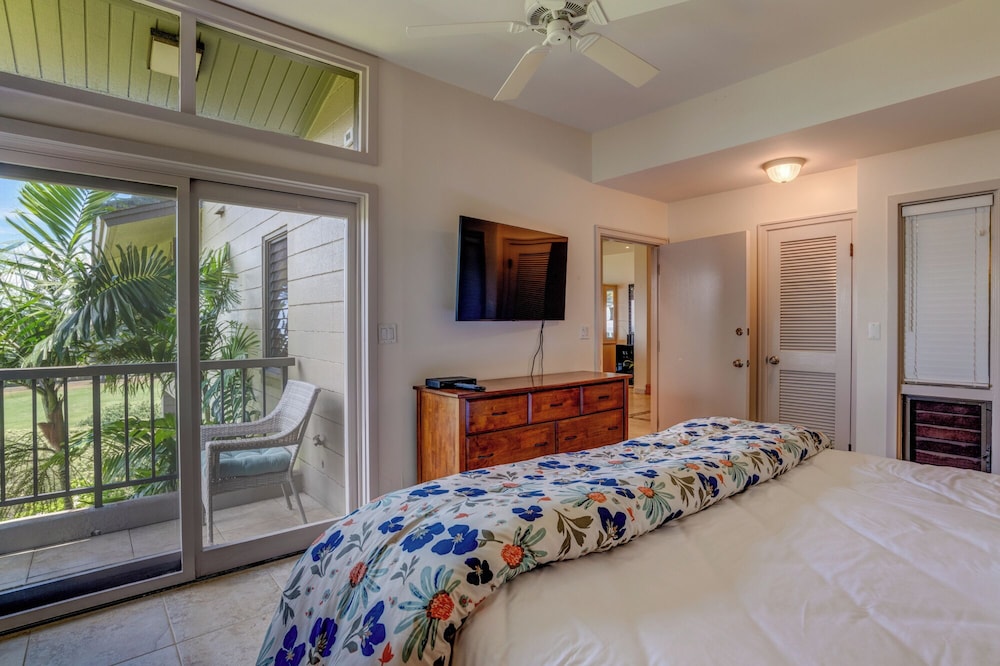 Condo, 3 Bedrooms, Balcony, Partial Ocean View (KRV-722) photo 3