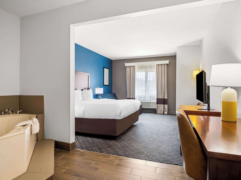 Suite, Multiple Beds, Accessible, Non Smoking photo 3
