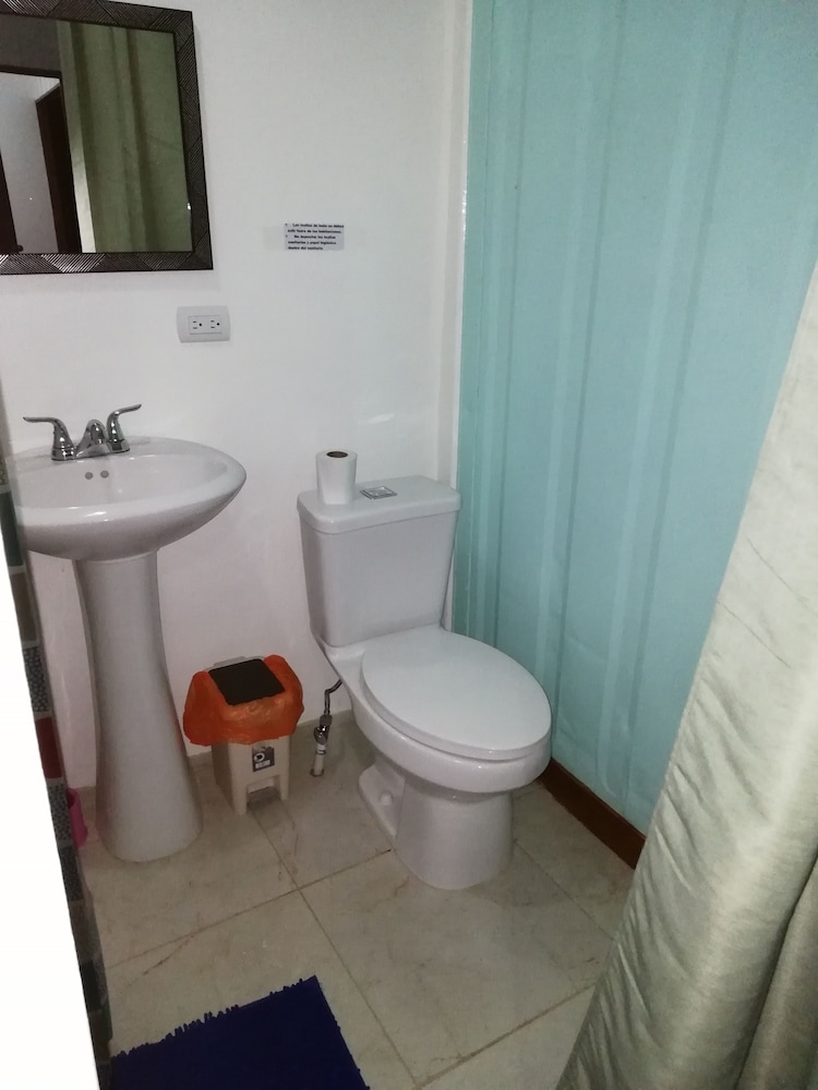 Deluxe Room, 1 King Bed, Mountain View photo 3
