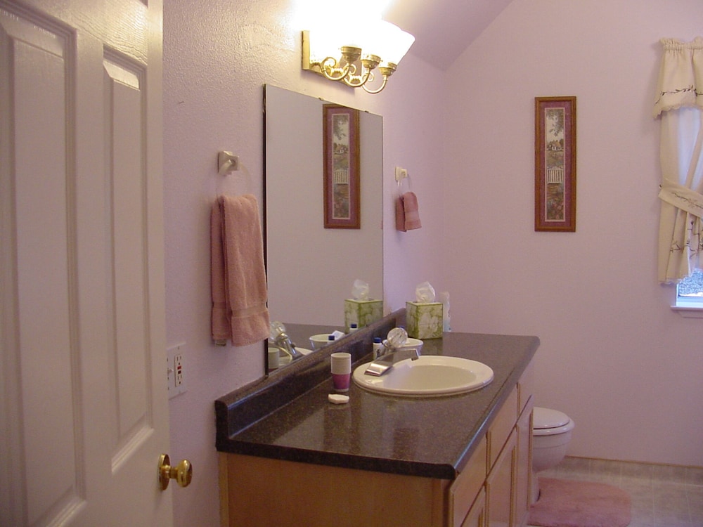 Deluxe Double Room, Private Bathroom (Blossom) photo 2