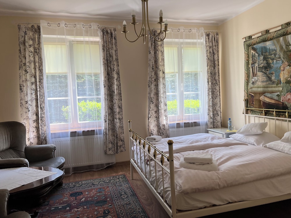 Basic Double Room photo 3