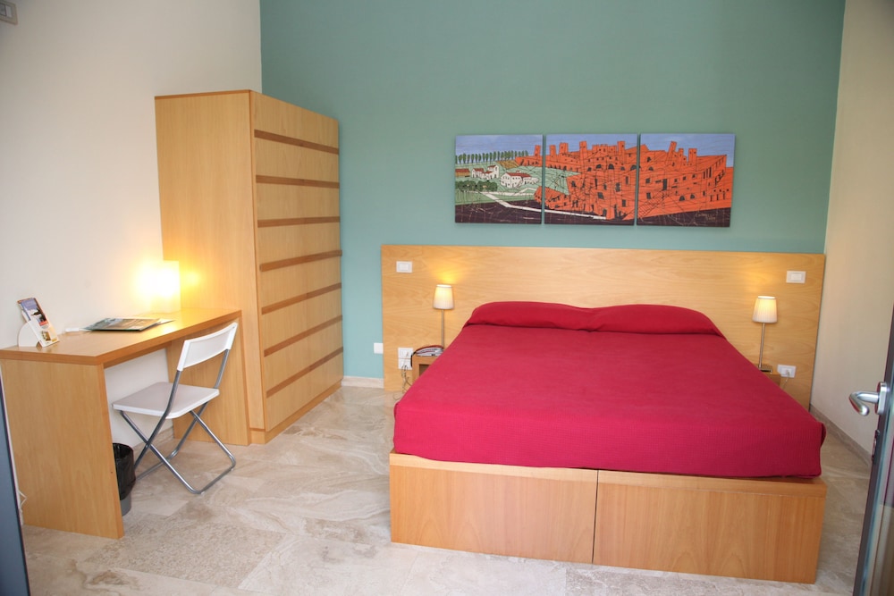Standard Double or Twin Room photo 2