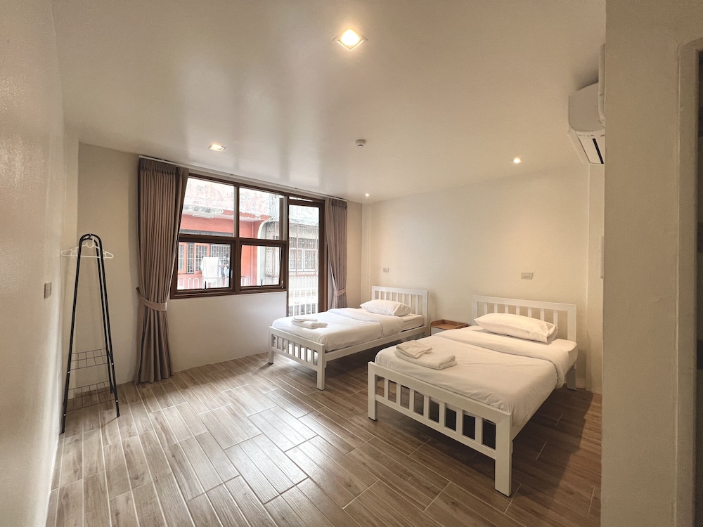 Standard Twin Room photo 3